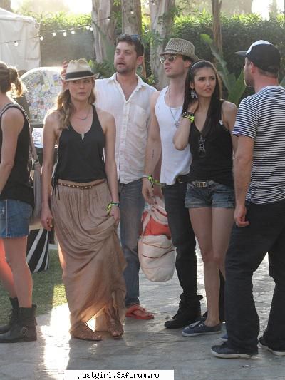 :zzz: ian si nina dobrev la festivalul de muzica coachella
