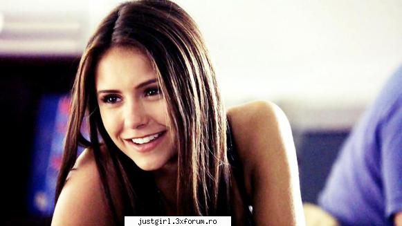 Poze - Smiley - Nina Dobrev
