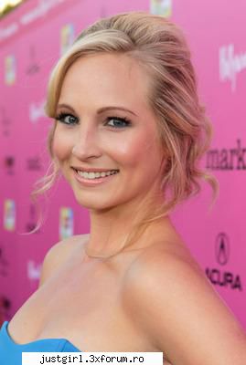 Poze - Imi place mai mult blonda - Candice Accola