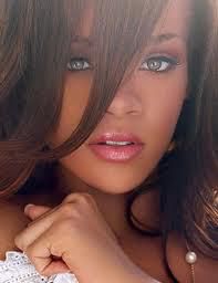 Rihanna - Robyn Rihanna Fenty (născută pe 20 - Muzica